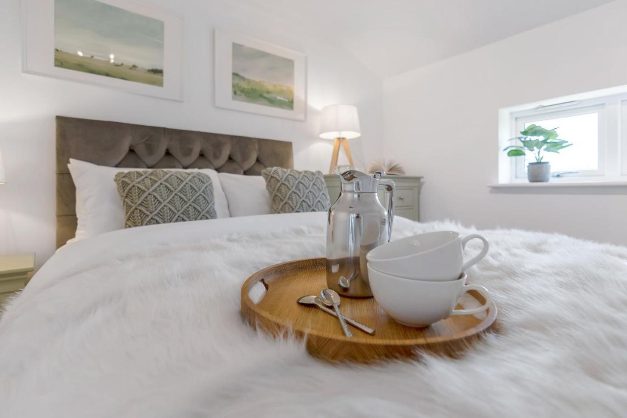 Rural 2-Bed Home Near Snetterton Larling Bagian luar foto
